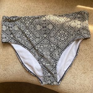 High waist black and white print swimsuit bottoms